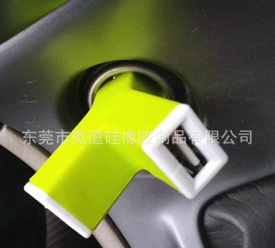 时尚精美 双USB接口歪歪车载手机充电器 产品出口欧美 品质