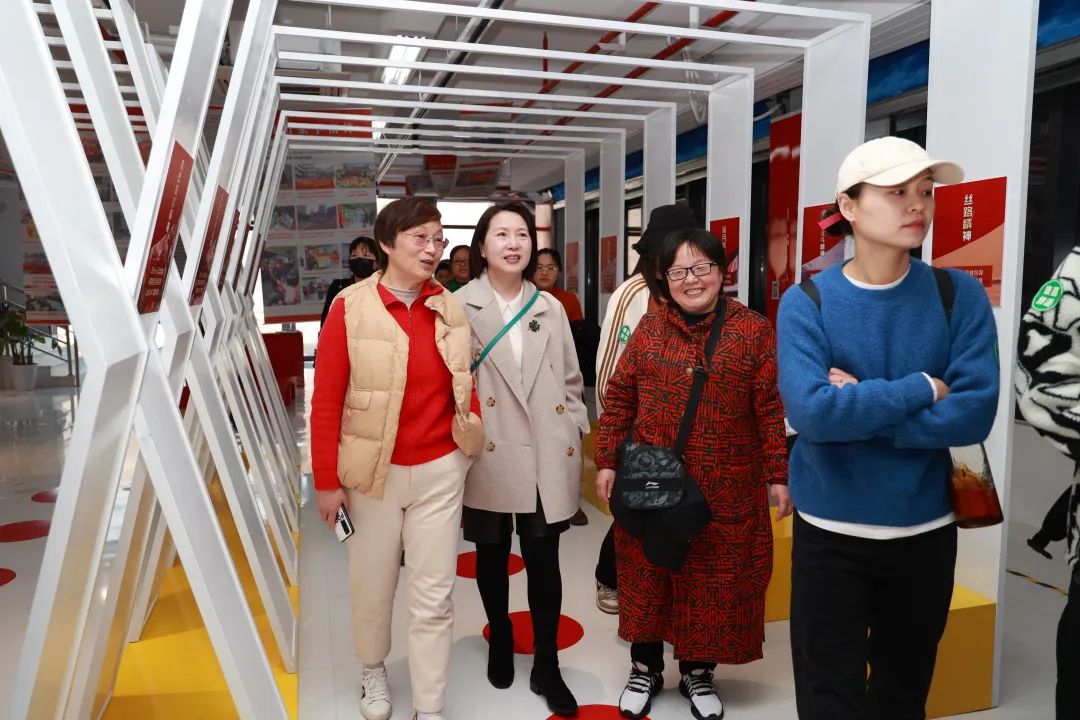 网络舞台的别样风采 多元魅力与虚拟社区的温暖